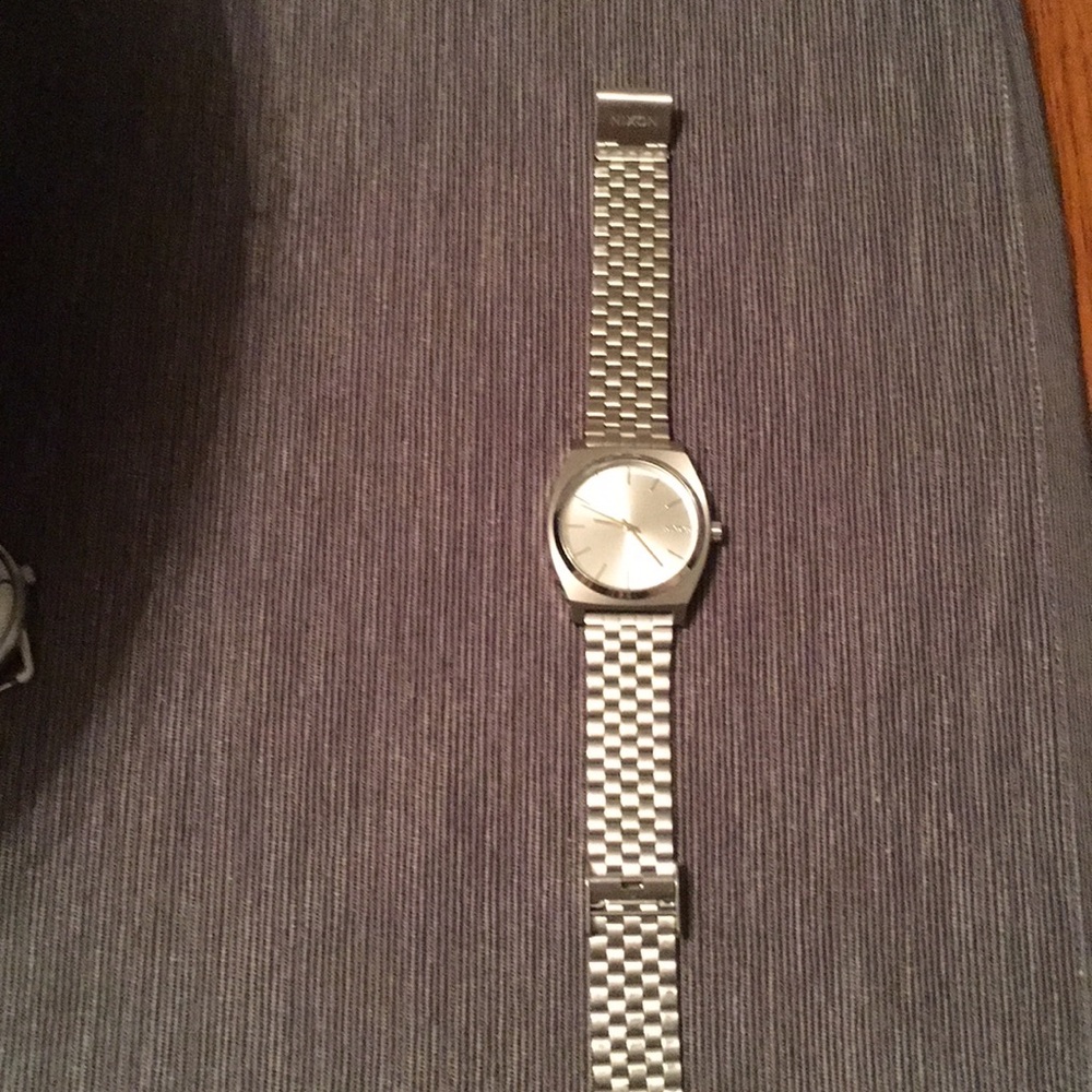 Nixon Time Teller 38mm Silver
